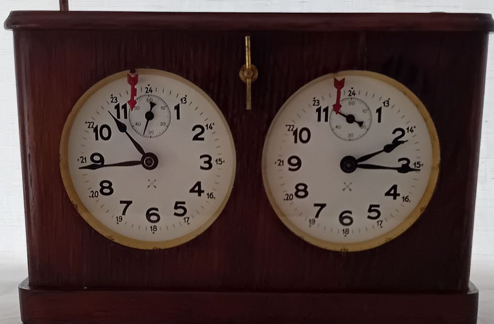 Vintage HAC Chess Clock, Wooden, Analog. (Gebraucht) in Bern für CHF ...