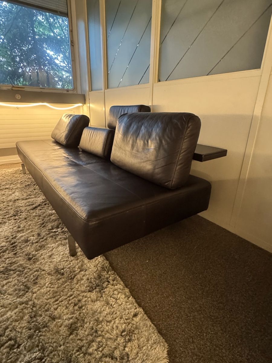 Rolf Benz Divani: Rolf Benz 3-Sitzer-Sofa, schwarzes Echtleder – Usato da Fehraltorf venduto da Sofalab.swiss 7
