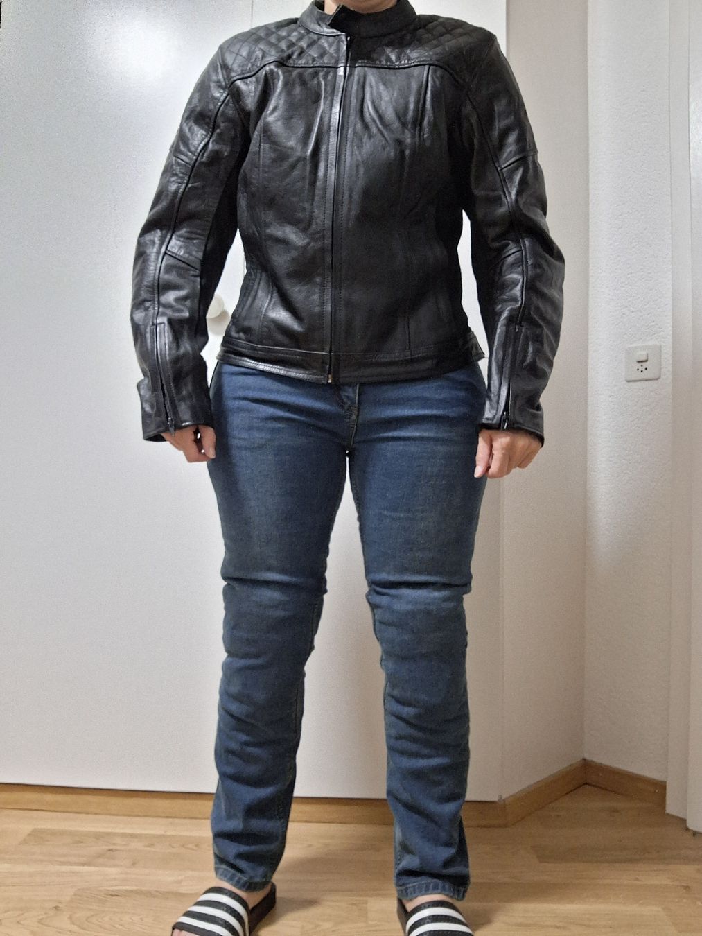 Lots de vêtements: Motorrad Kleider Ausrüstung Damen – Neuf (Voir description) à Herzogenbuchsee par nro_z587 4