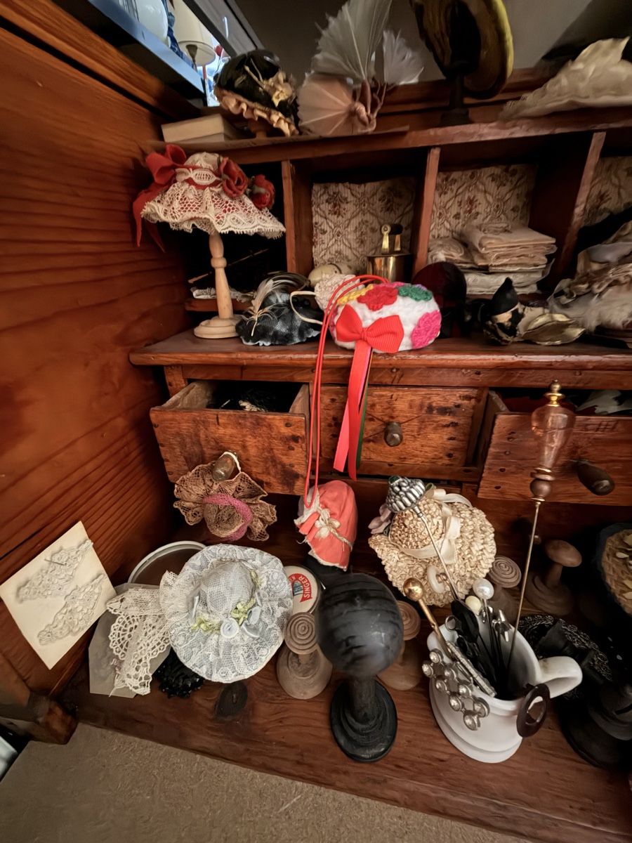 Altro per Eventi aziendali & Feste: Puppenhaus / Hutladen – Usato da La Cibourg venduto da pantokrator 1
