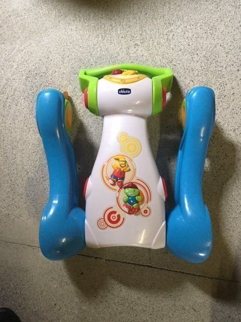 Chicco Veicoli per bambini: Chicco Lernlaufhilfe mit Musik – Usato da Emmen venduto da Aribini