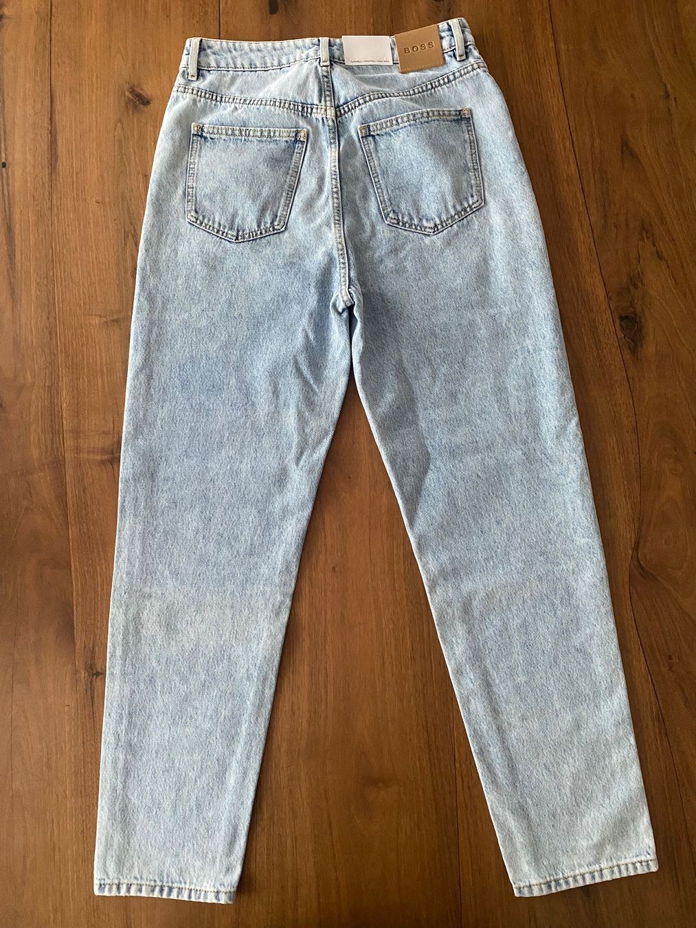 Jeans: Neue BOSS Mom Jeans Gr. 28 – Neu (gemäss Beschreibung) aus Herrliberg von little_useful_things 1