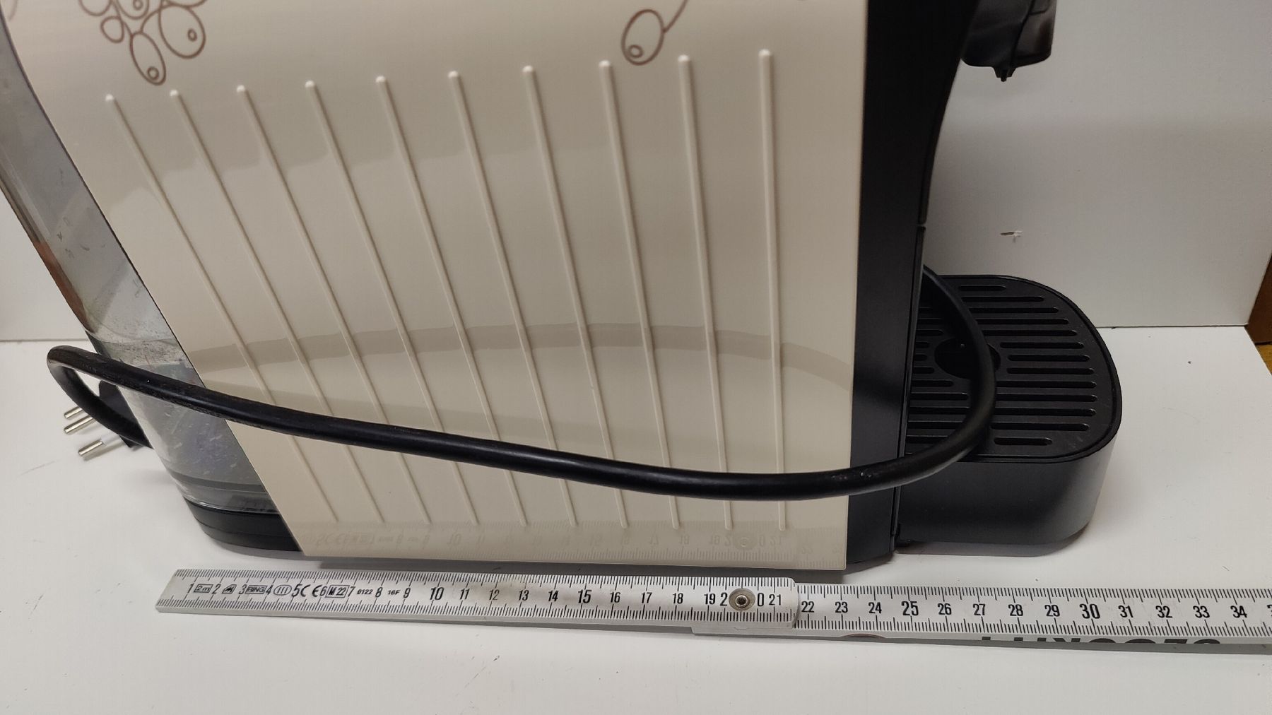 Tchibo Kaffeemaschinen & Espressomaschinen: Tchibo Cafissimo Kapselmaschine (LG-A) – Gebraucht aus Neuenhof von bro_9zsg 7