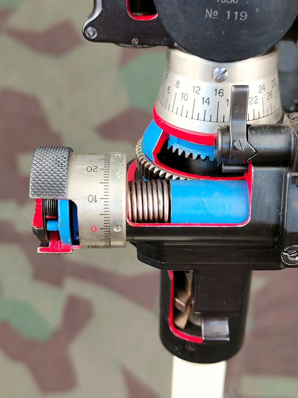 Schweizer Armee Uniformi: Richtaufsatz Schnittmodell zu Kanone – Usato da Bauma venduto da SwissMilitaria 6