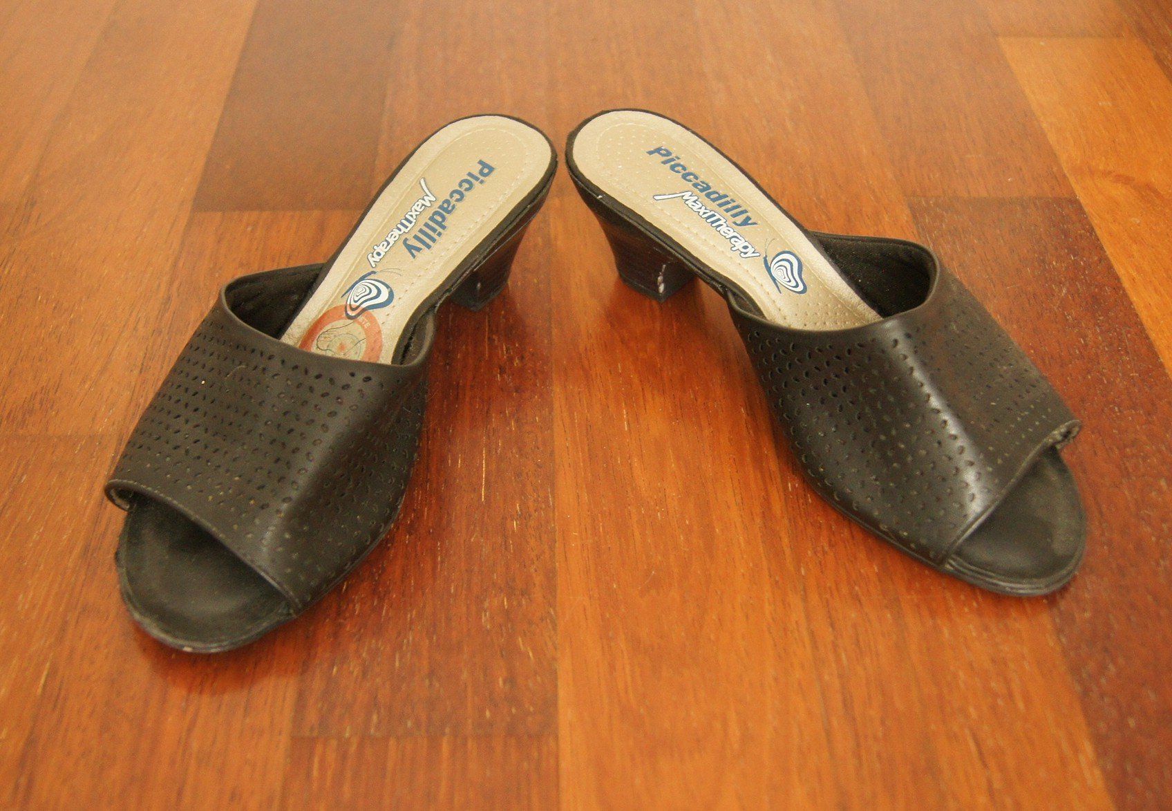 Chaussures femmes: 4 Paar Schuhe, Nr. 35 – D'occasion à Fribourg par erw_68dx 4