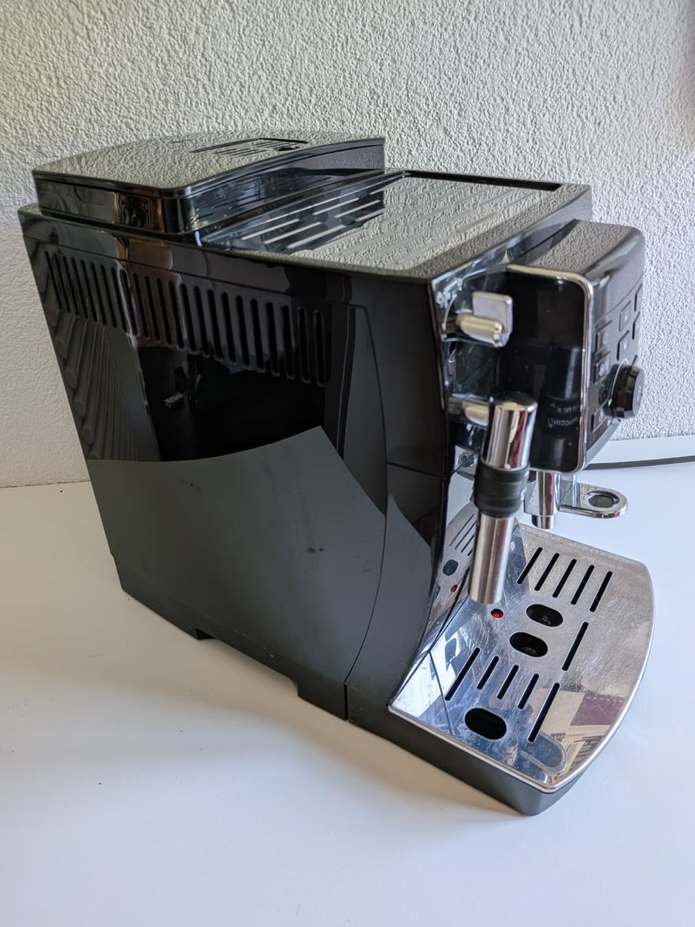 De'Longhi Macchine per caffè & Macchine per espresso: DeLonghi Kaffeevollautomat ECAM – Usato da Uster venduto da Chror