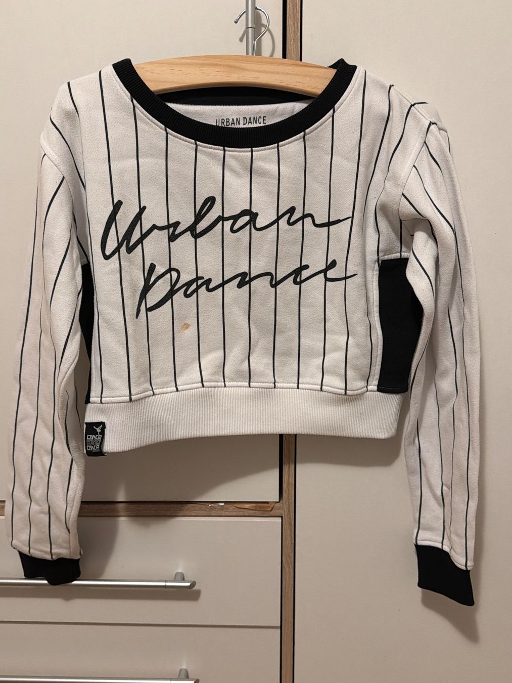 Pullover & Sweatshirts: Sweatshirt für Mädchen große M – Gebraucht aus Dällikon von YOTECH