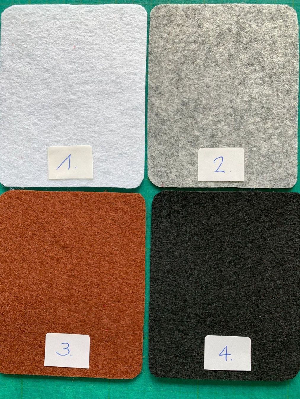 Tessuti: 100cmx84cm dünner Bastelfilz, ca. 1mm dick – Nuovo (secondo la descrizione) da Worb venduto da farben20zauber