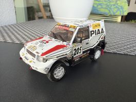 Mittsubishi Pajero Dakar - 1/43 - Skid Mark