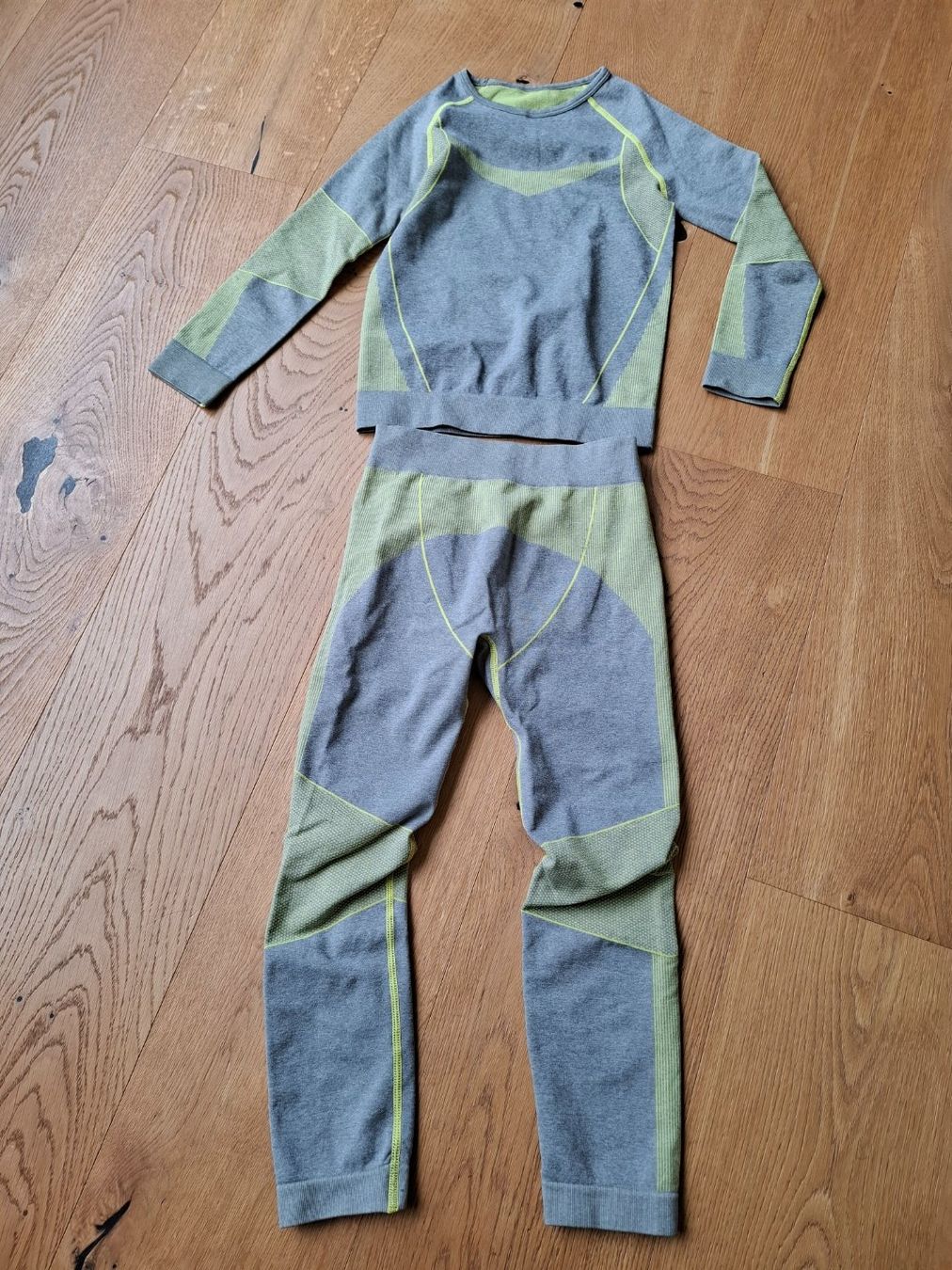 Lotti & Set di vestiti: Kleiderpaket Junge Gr. 110 – Usato da Bözberg venduto da Zimt104 6