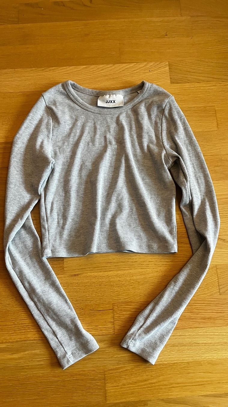 Tops: JJXX Top, Ripp-Optik, Grau, Grösse S – Gebraucht aus Bern von LaraTouvet 1