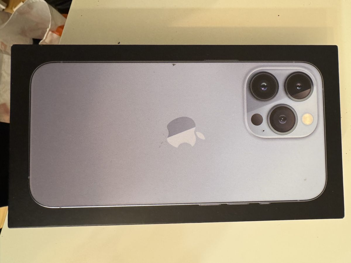 Apple Telefoni cellulari / Smartphones: Iphone 13 pro – Difettoso da Turgi venduto da lenfantterrible 2