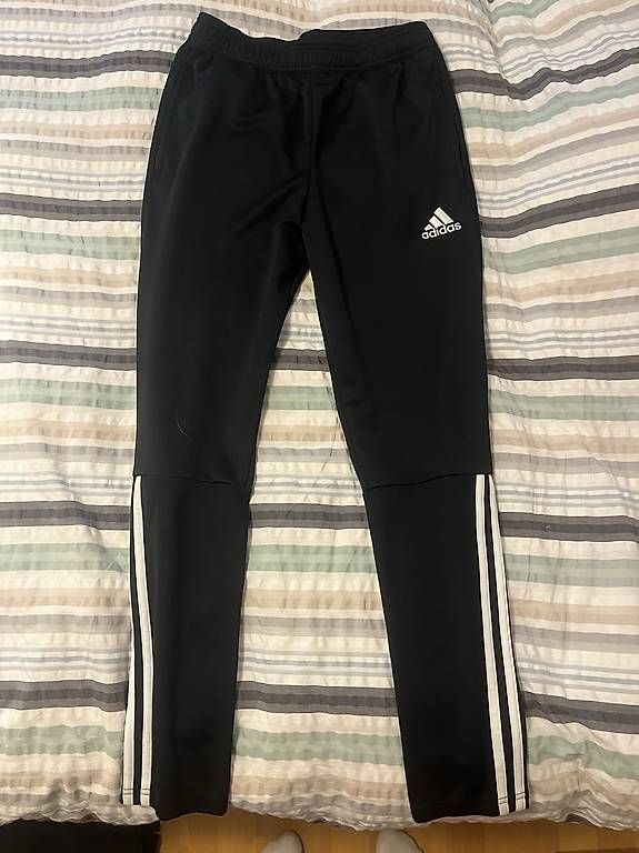 Pantaloni: Training Adidas  – Usato da Chavannes-Renens venduto da luc_52p8 1