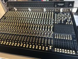 Analog 48 Kanäle Mischpult Behringer Eurodesk MX 8000
