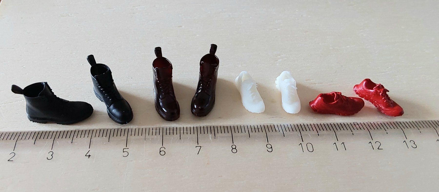 Case e mobili per bambole: 4 PAAR SCHUHE .....1:12 – Nuovo (secondo la descrizione) da Adlikon b. Regensdorf venduto da Mara10