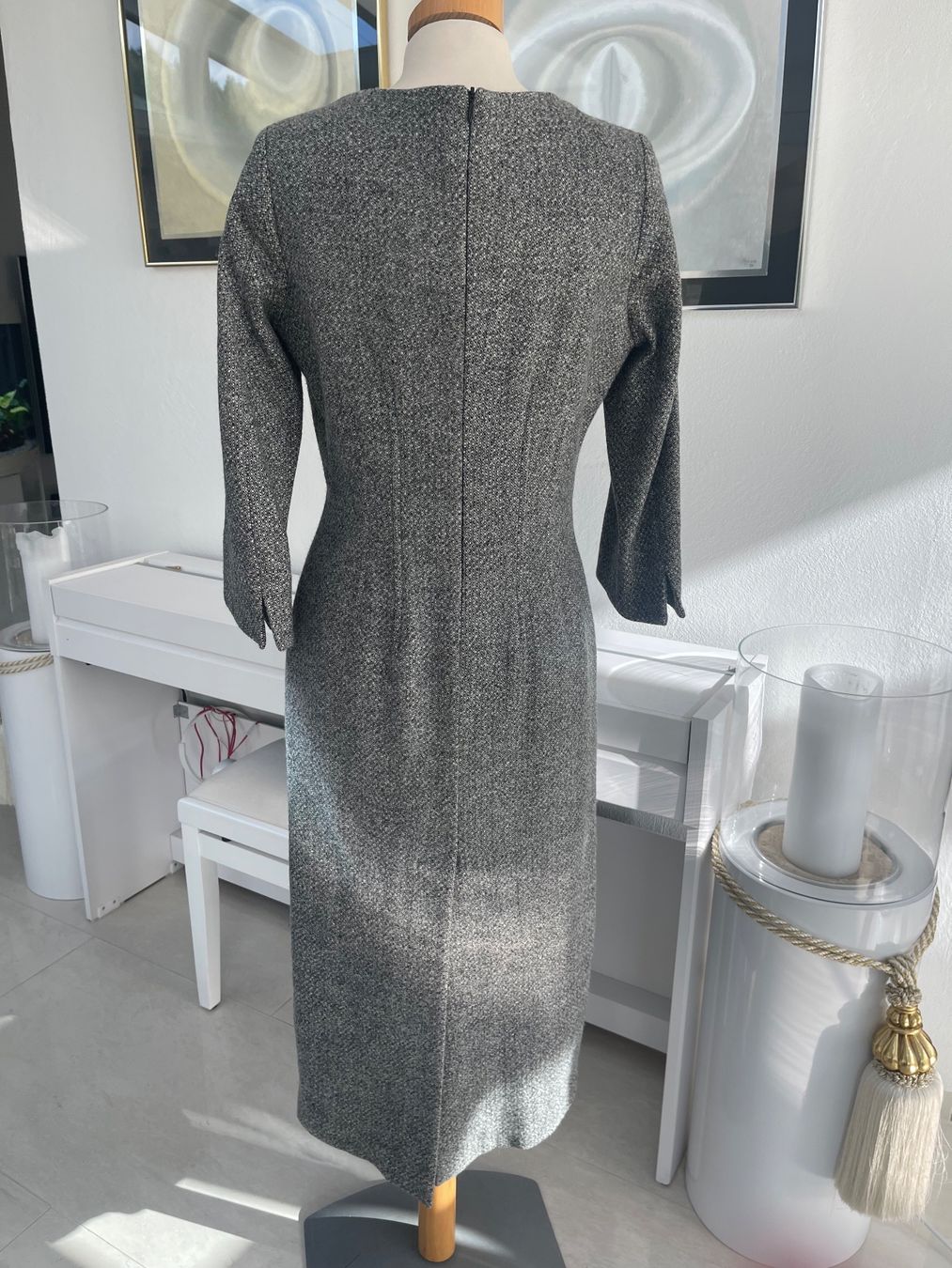 Robes: Elegantes Kleid Grau, Grösse 38, – D'occasion à Weisslingen par Spiegelbild0 1
