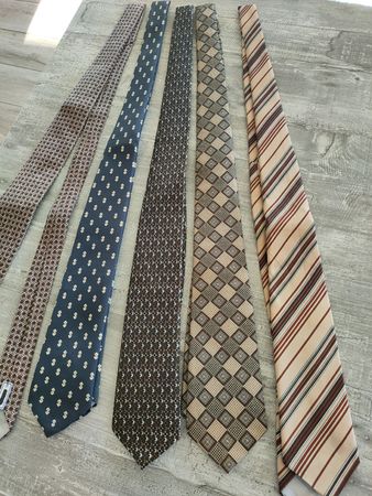 Krawatten-Set: 5 stilvolle Designs für jeden Anlass / Acetat
