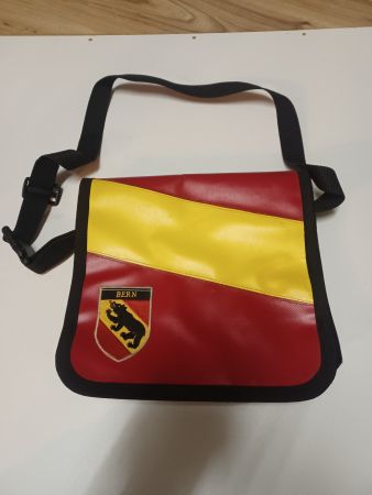 Berner Umhänge Tasche