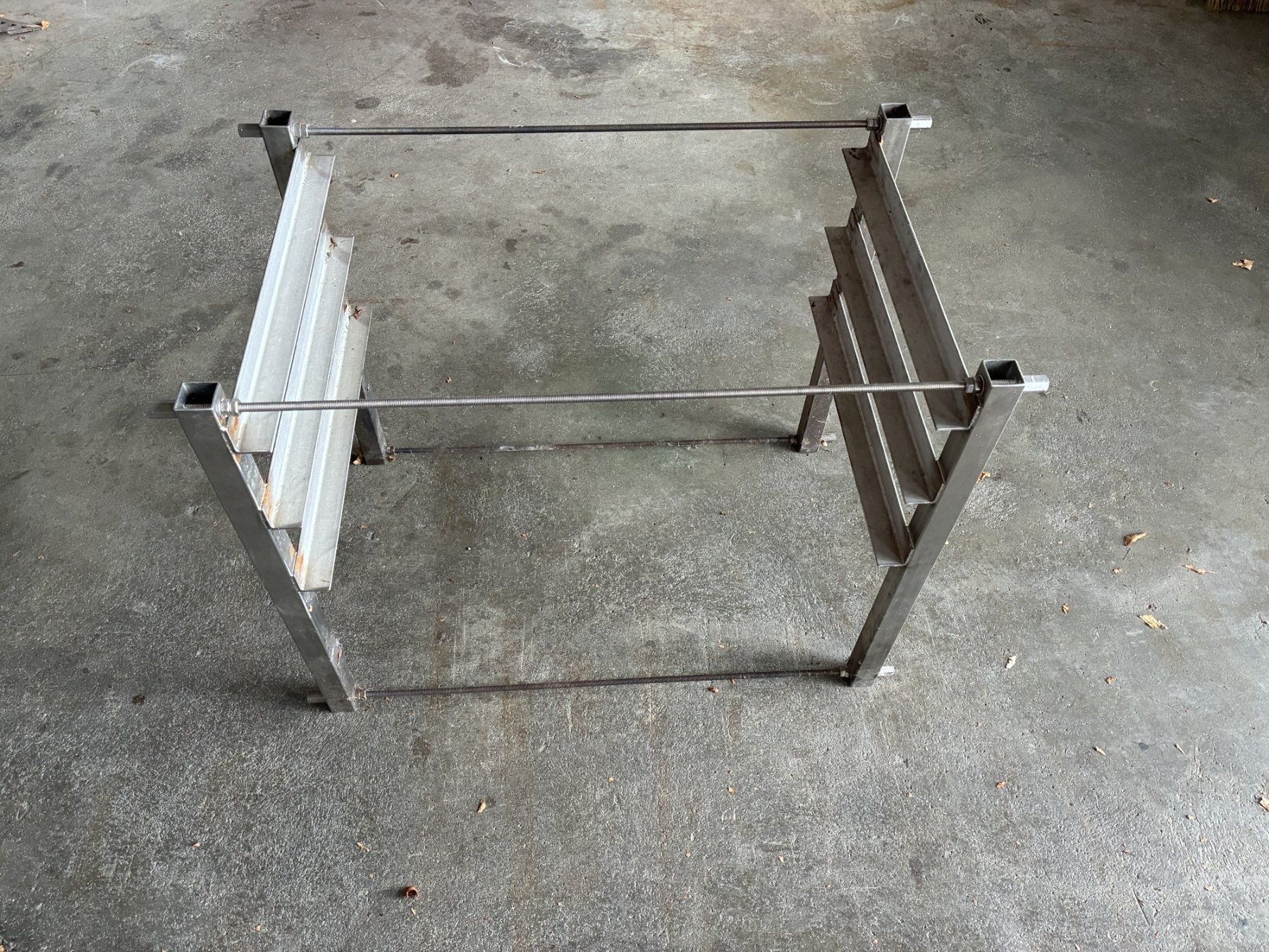 Grils: Holzgrill Rostfrei mit Rost – D'occasion à Eiken par rudi008
