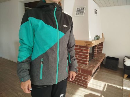 Winterjacke mit Schneefang