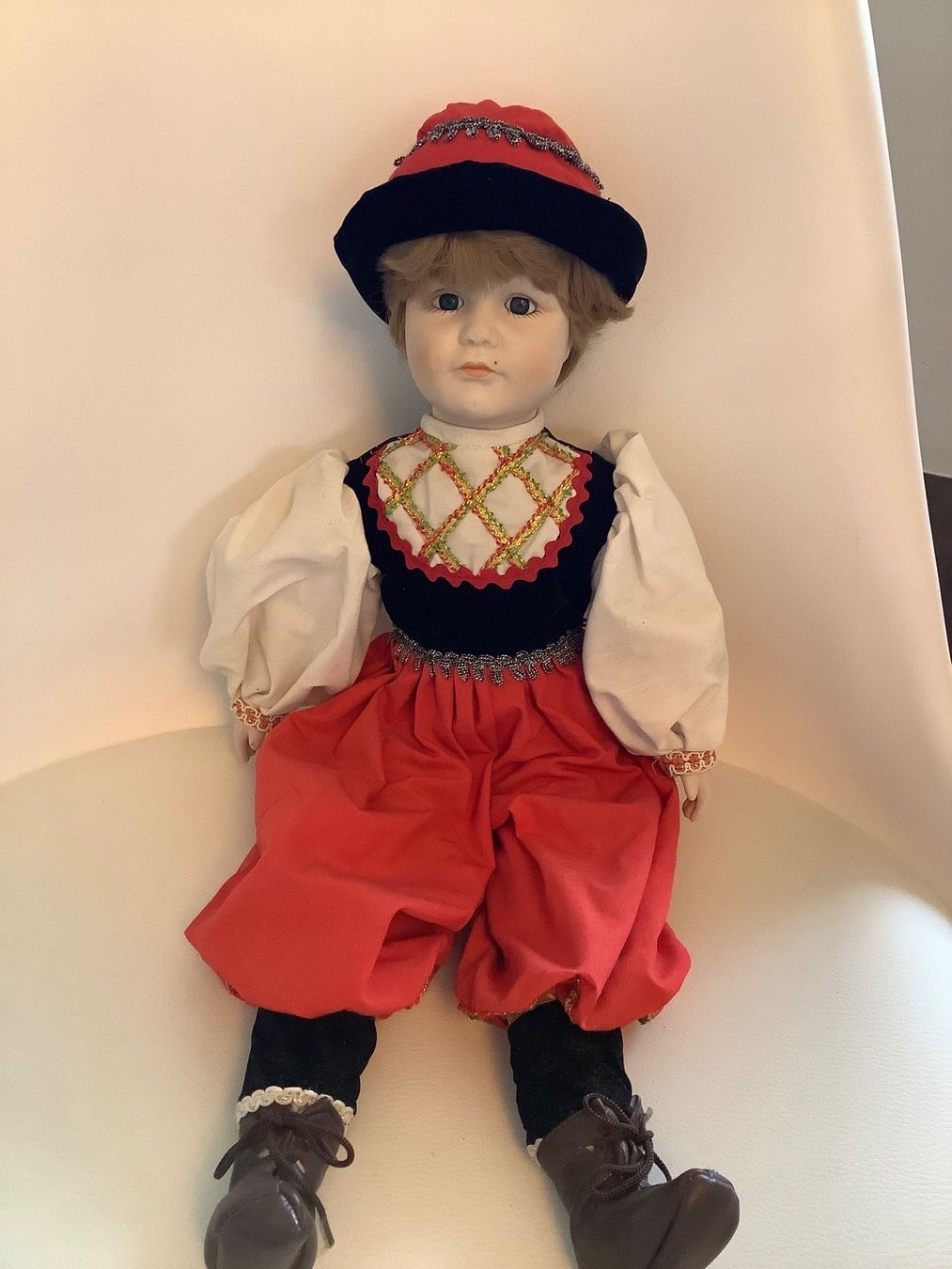 Puppen: Porzellan-Puppe – Gebraucht aus Triesen von boston7