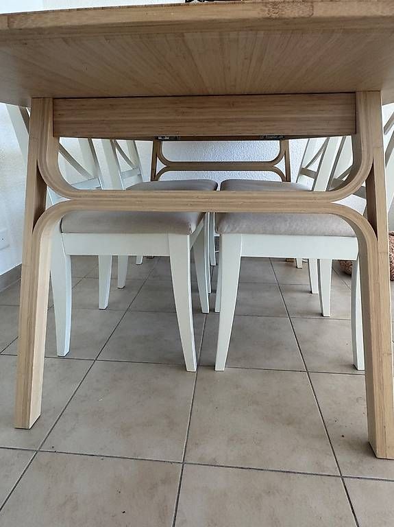 Ikea Tables: Table à manger bambou – D'occasion à Yverdon-les-Bains par lio_c6d9 1