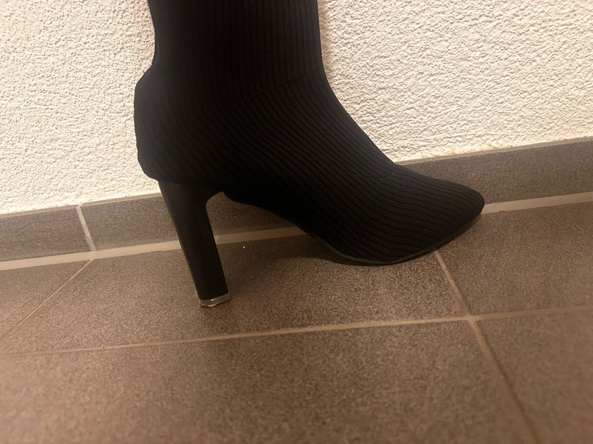 Scarpe da donna: Overknee-Stiefel, Schwarz, Gr. 39, Strass-Absat – Nuovo e nell'imballaggio originale da Winterthur venduto da ChicMarkt 2