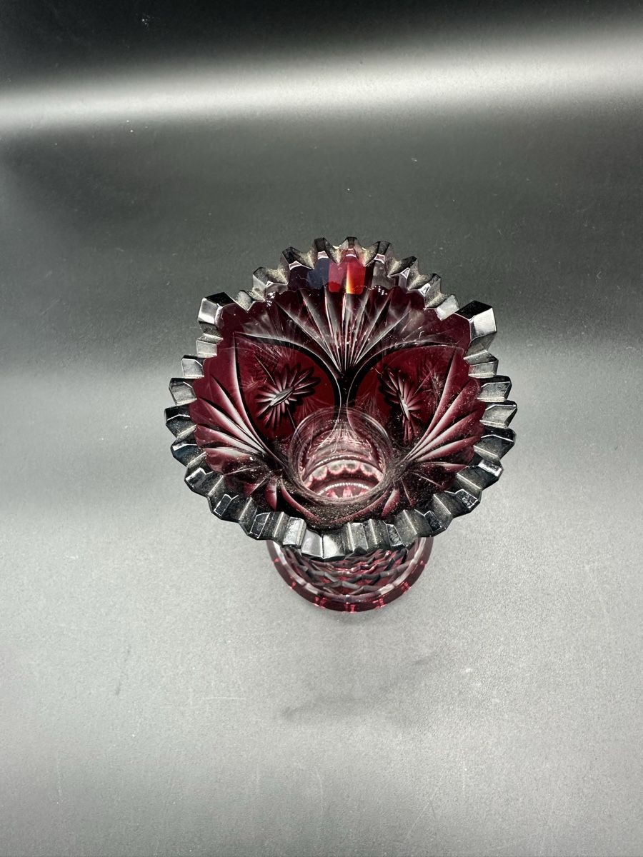 Vasi & Recipienti: Elegant Ruby Red Cut Crystal Vase – Usato da Villmergen venduto da JacRon 1