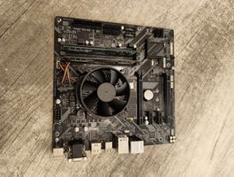 Mainboard Gigabyte mit Intel i5 - 8500, 8GB DDR4, 250GB NVMe