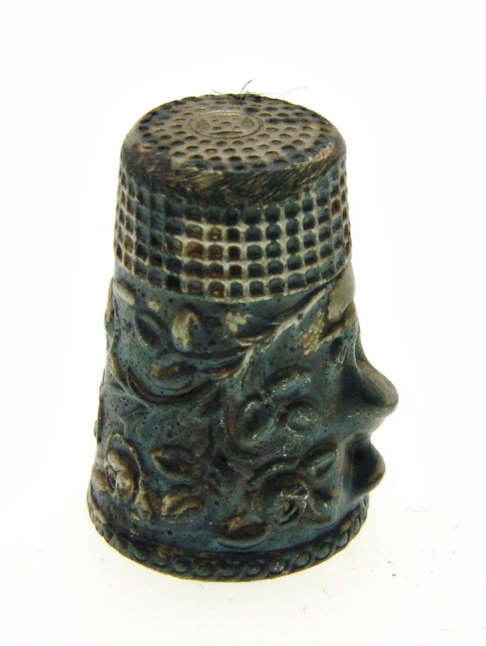 Fingerhüte: Fingerhut mit Blumenmotiv (5) – Gebraucht aus Langenthal von Sherkaan 3
