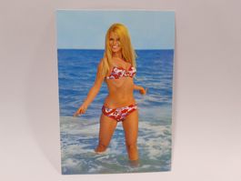 Vintage Pin Up Postkarte / Ansichtskarte - Blondine im Meer