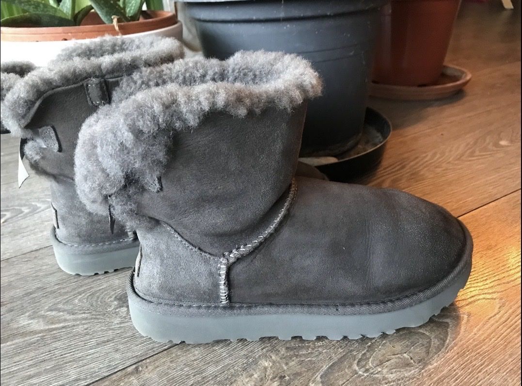 Ugg Scarpe da donna: Uggs Grösse 37 – Usato da Winterthur venduto da Sunshineandrain 1