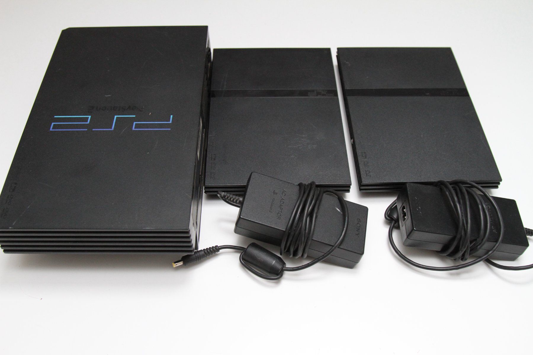 Sony Console: 3 defekte PS2 Konsolen – Difettoso da Basel venduto da camelot99