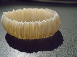 Armband weiss/Steine in Schiffform