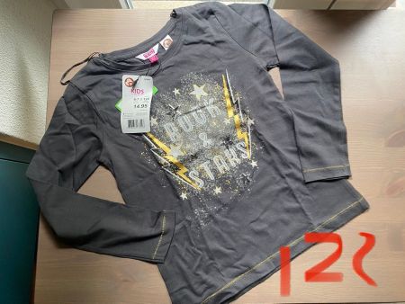 Pull léger manches longues taille 122 neuf