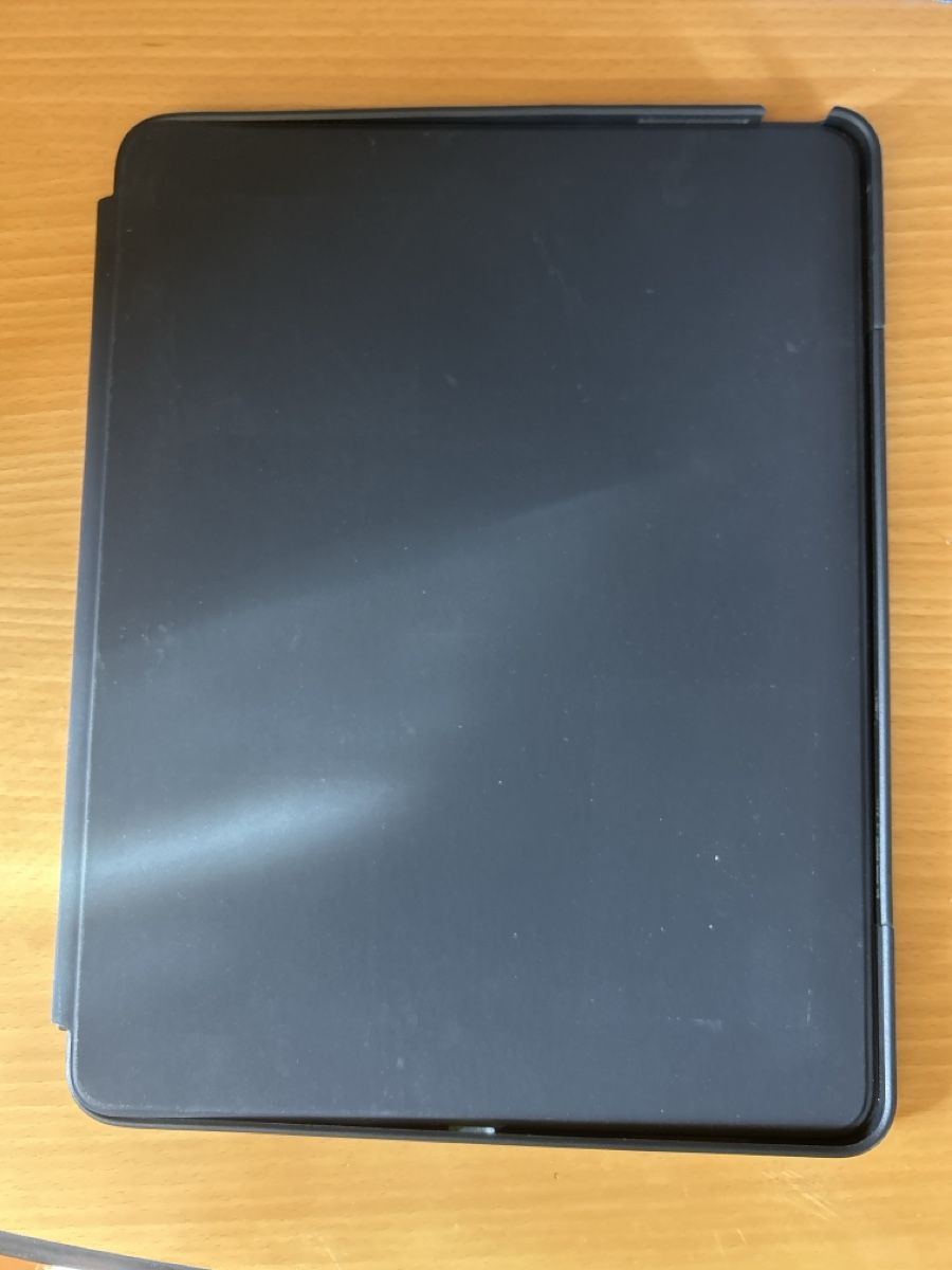 OtterBox Covers & Borse: iPad Air 13” Case OtterBox – Usato da La Tour-de-Peilz venduto da isa6150