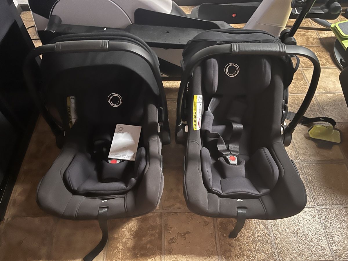 Bugaboo Seggiolini per auto: Bugaboo Nuna Babyschale Set schwarz – Usato da Buchberg venduto da Swissy87