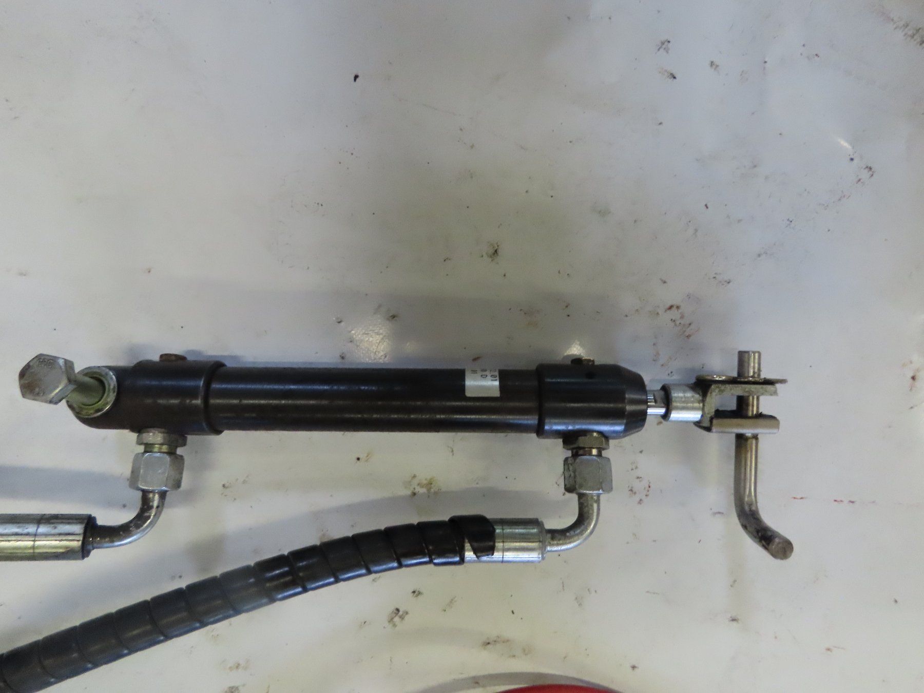 Altri prodotti elettronici: Hydraulikmotor mit Hubzylinder – Usato da Alpnach-Dorf venduto da Hess-Automobile 2