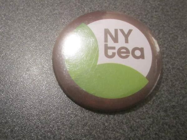 Spille & Fermagli: Button NY Tea – Usato da Zürich venduto da Motzkuh