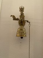 Antike Wandglocke aus Messing mit Zugkette