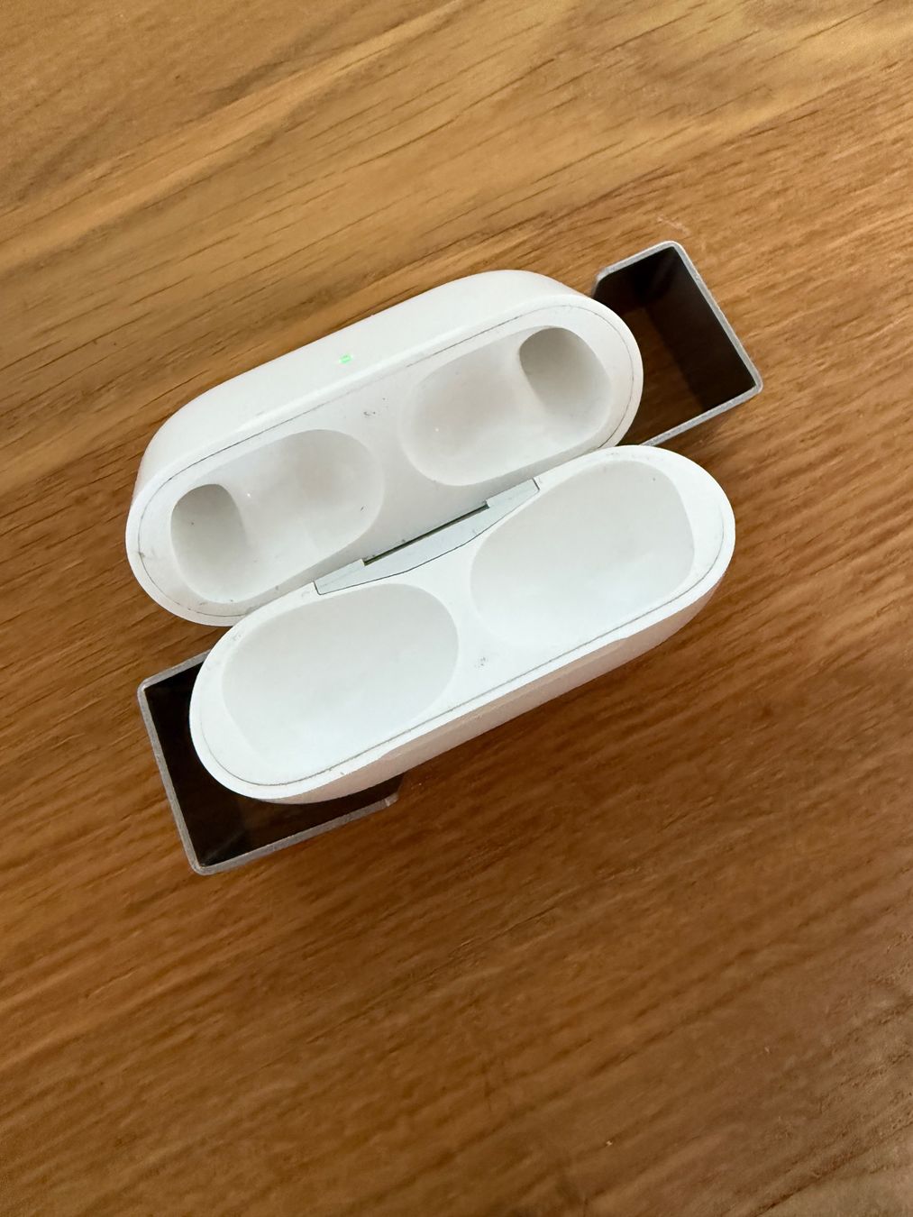 Apple Casques audio: APPLE AirPods Pro 2 Charging Case – D'occasion à Lausanne par Nine1982 2