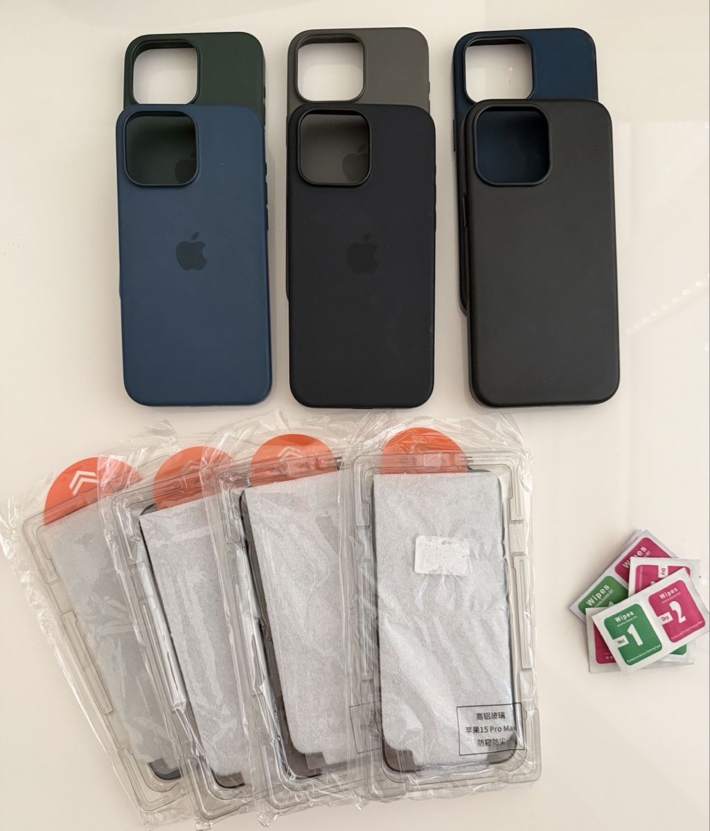 Apple Cover & Protezioni schermo: iPhone 15 Pro Max Hüllen und Schutzgläser Set – Usato da Winterthur venduto da try_b4_u_buy_8400