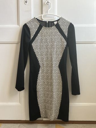 Robe noire et blanche Divided, taille 38, comme neuf