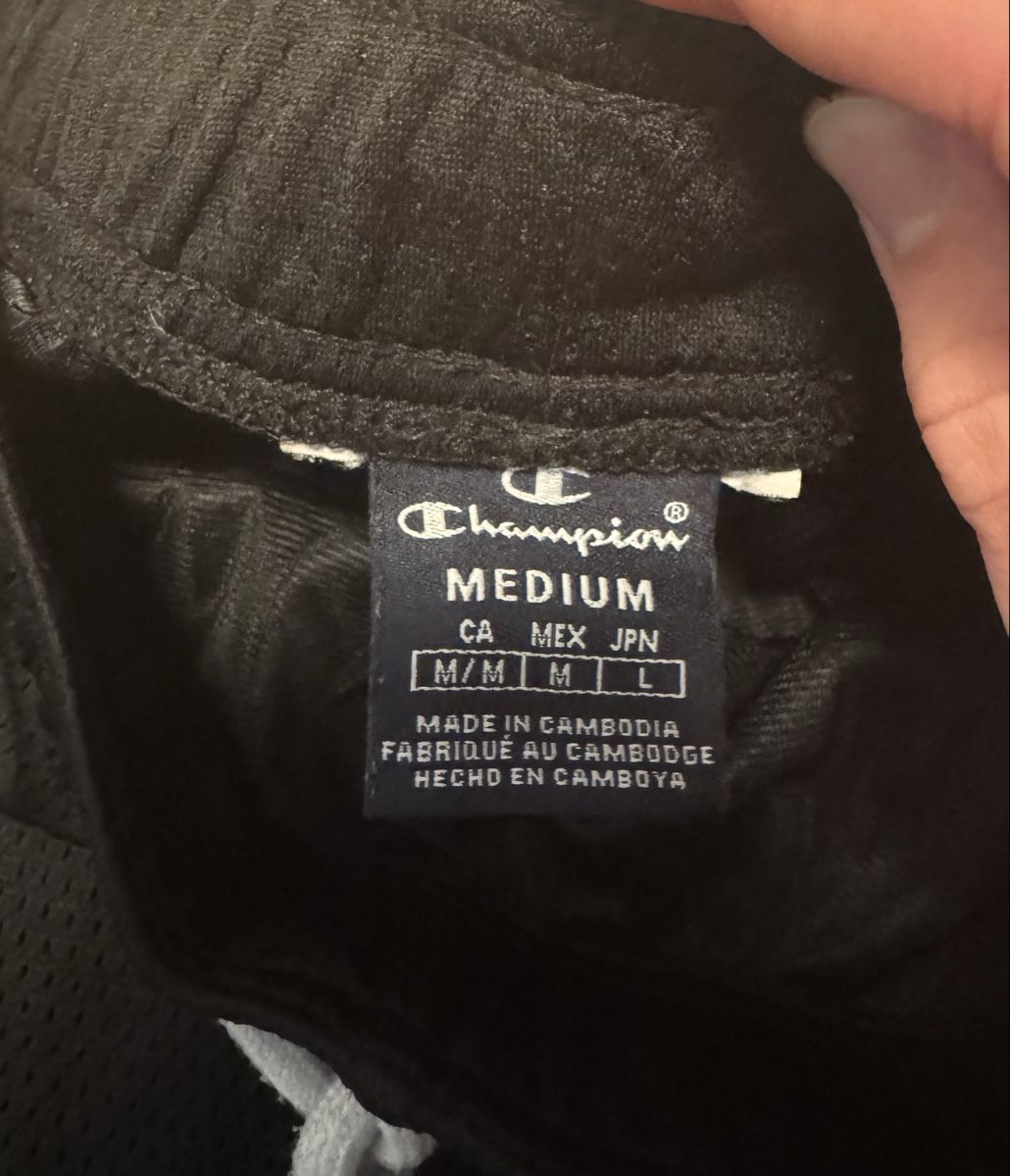 Champion Hosen: Champion Shorts – Gebraucht aus Berneck von lif_j9wl 3