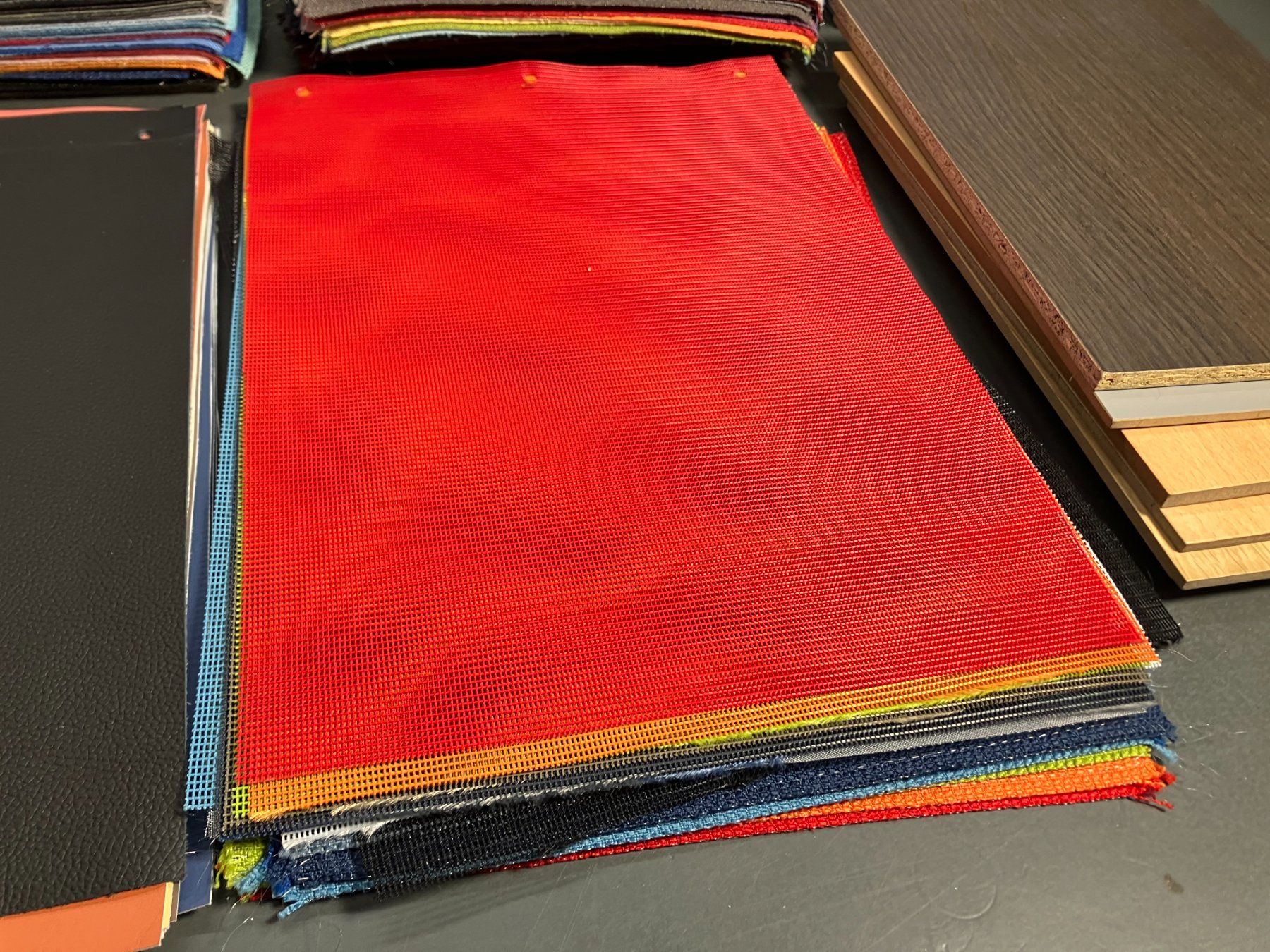 Bastelsets: gr. Posten div. Leder, Textil, Netz u. Oberfl. Muster ab 1.- – Gebraucht aus Lichtensteig von Buy24International 4