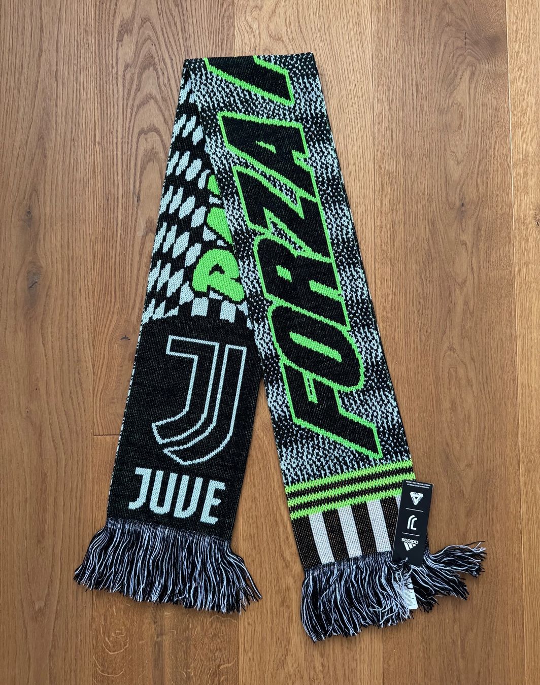 Foulard & Sciarpe: Juventus X Palace – Nuovo e nell'imballaggio originale da Dielsdorf venduto da nicolicious 1