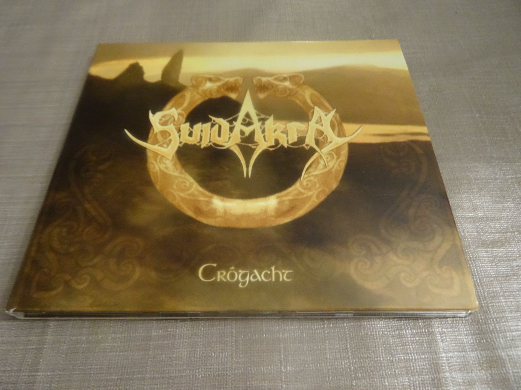 CD: SUID AKRA - Crógacht CD – Usato da Olten venduto da Disc-Ausverkauf