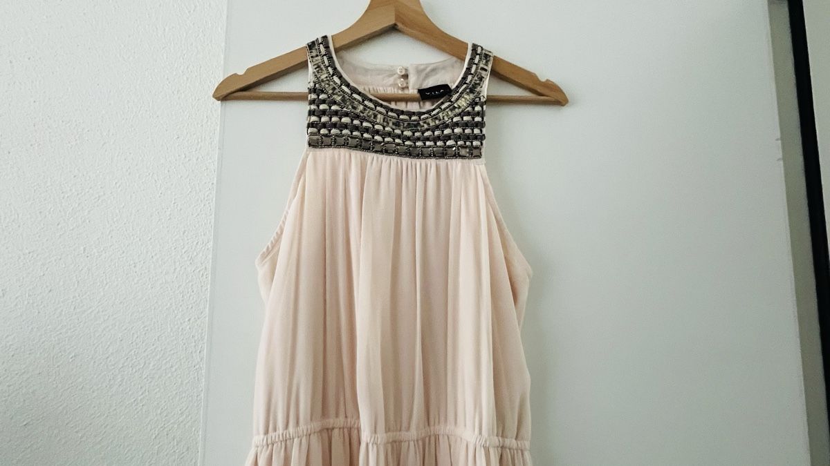 Vila Vestiti: Maxikleid VILA rosa Grösse L mit Perlenbesatz – Usato da Schübelbach venduto da Lilly_28 2
