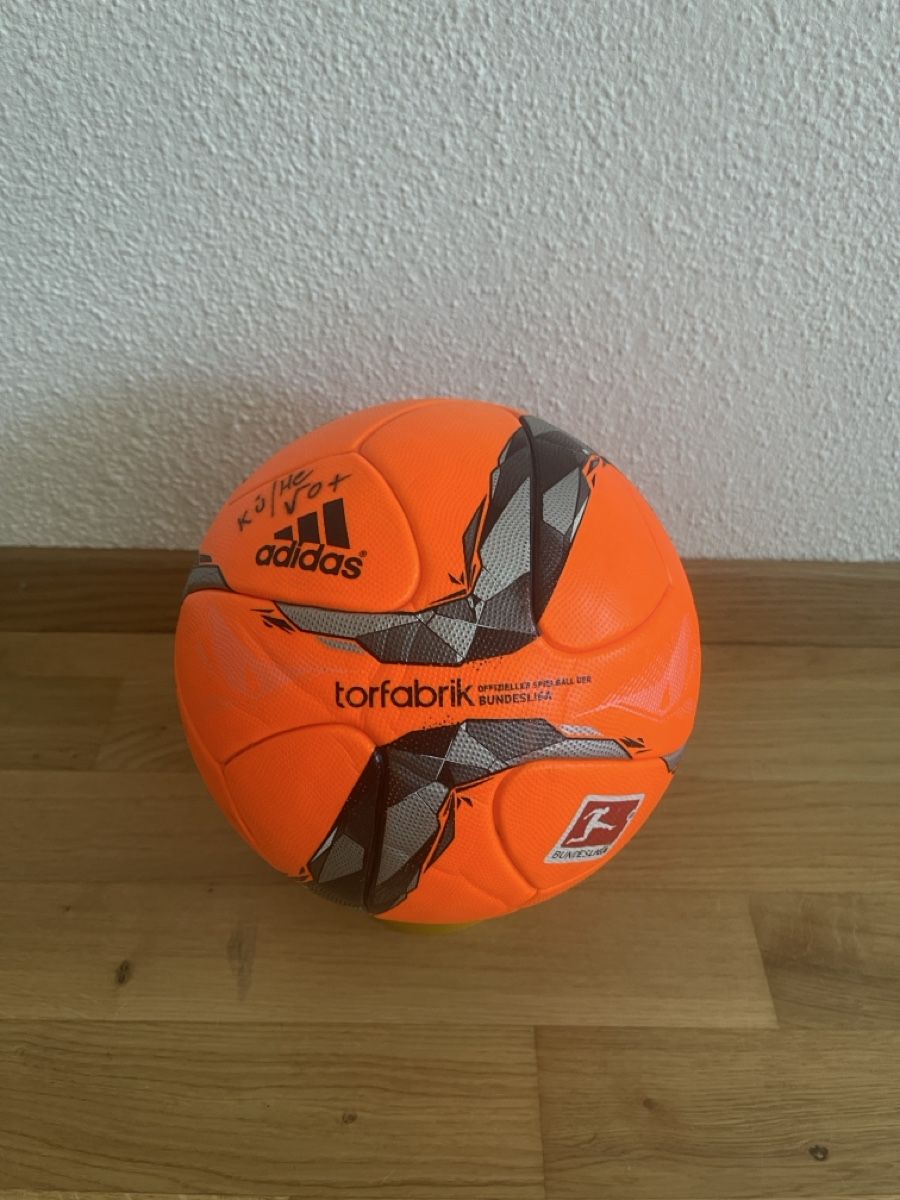 Adidas Bälle: Adidas Torfabrik Fussball Ball Size 5 – Neu (gemäss Beschreibung) aus Illnau von Finado