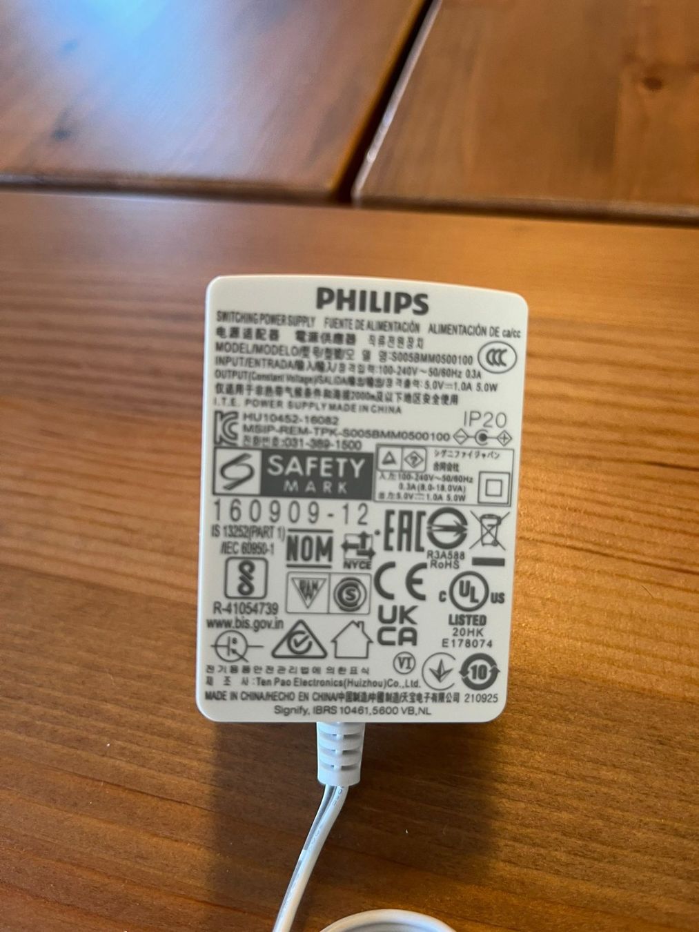 Philips Hub & Switch: Philips Hue Bridge – Usato da Langenthal venduto da Shkada 2